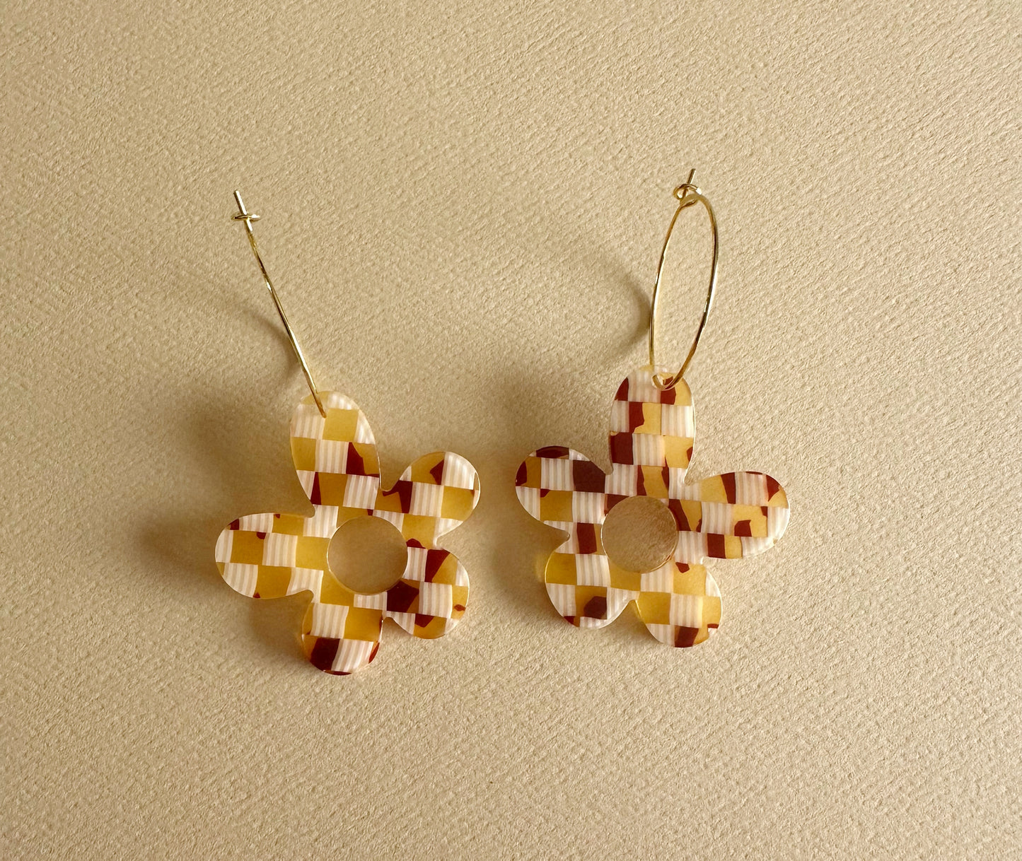 Checkerboard Abstract Flowers on Hoops