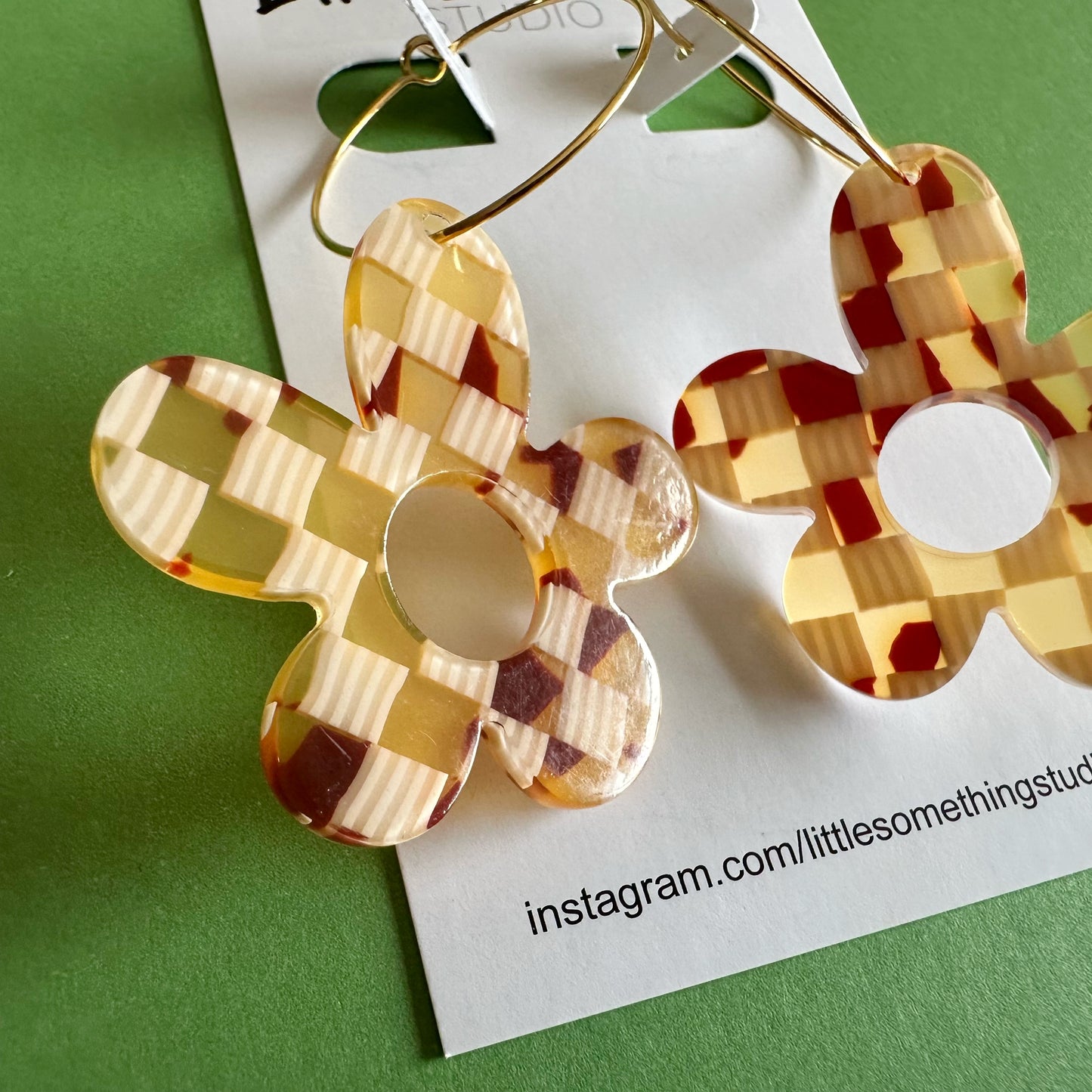 Checkerboard Abstract Flowers on Hoops